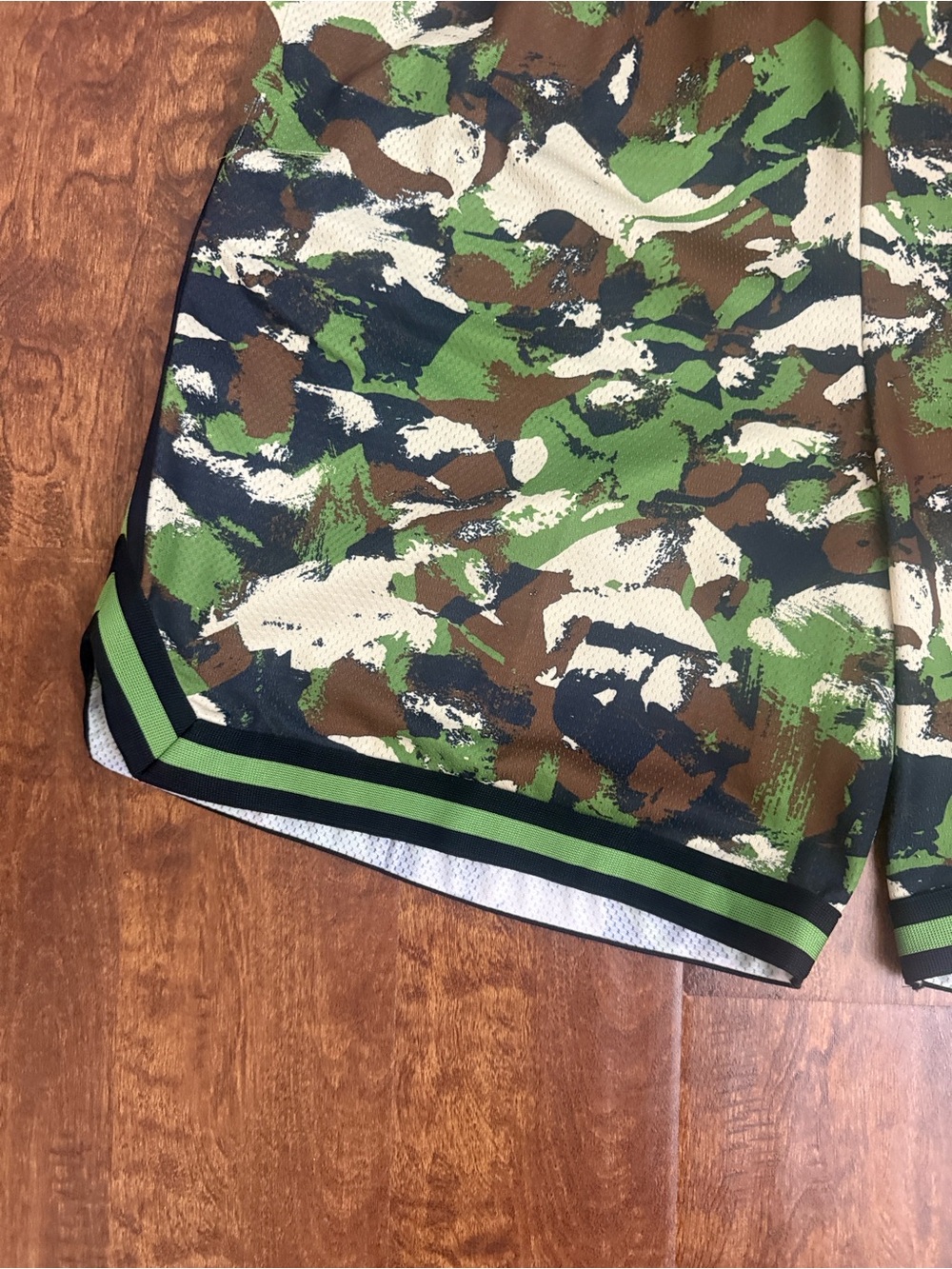 Nike Men's Green Camo Athletic Shorts with Black Trim - Picture 7 of 15